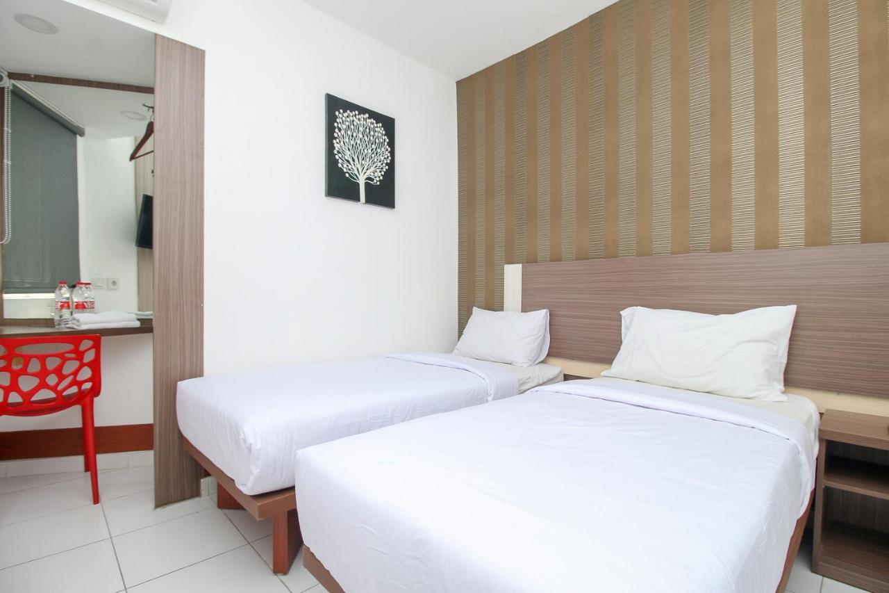 Smarthomm Inn Bandara Parungkuda Extérieur photo