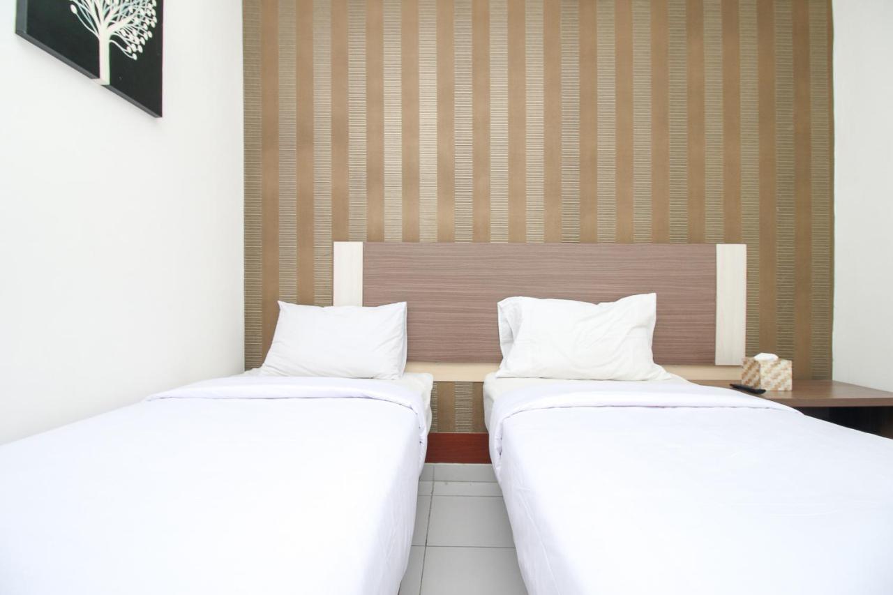 Smarthomm Inn Bandara Parungkuda Extérieur photo